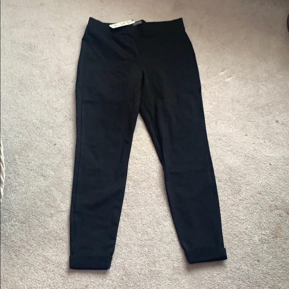 NWT. HUE leggings. Black &  size large